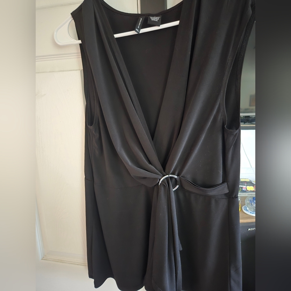 New Directions Black Sleeveless Top with Silver Ring Detail